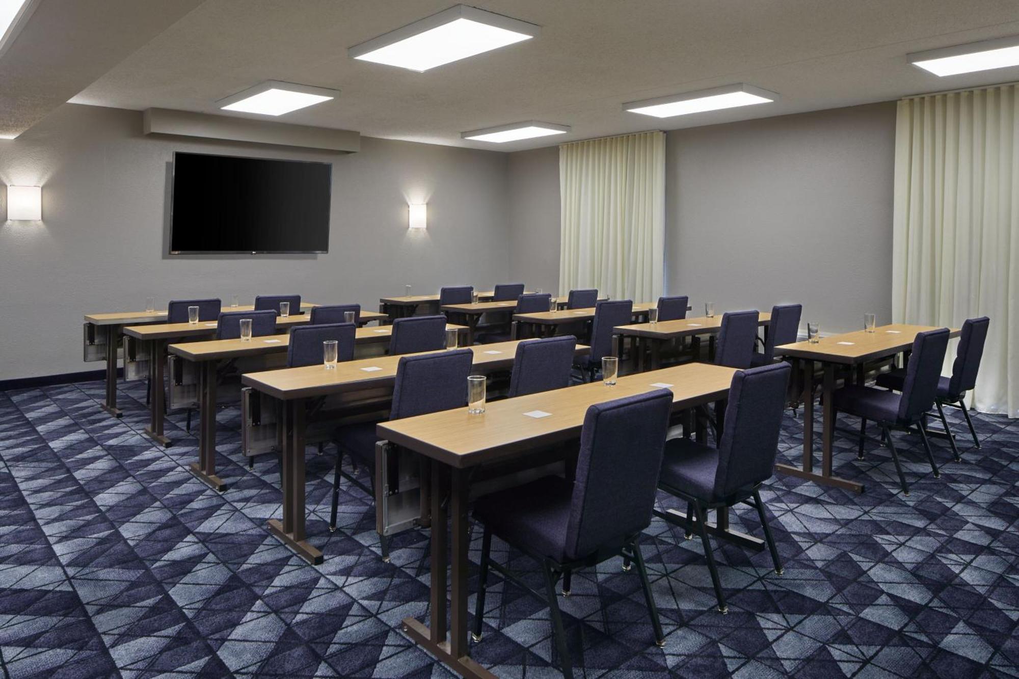 Hotel Courtyard By Marriott Memphis Airport Exterior foto