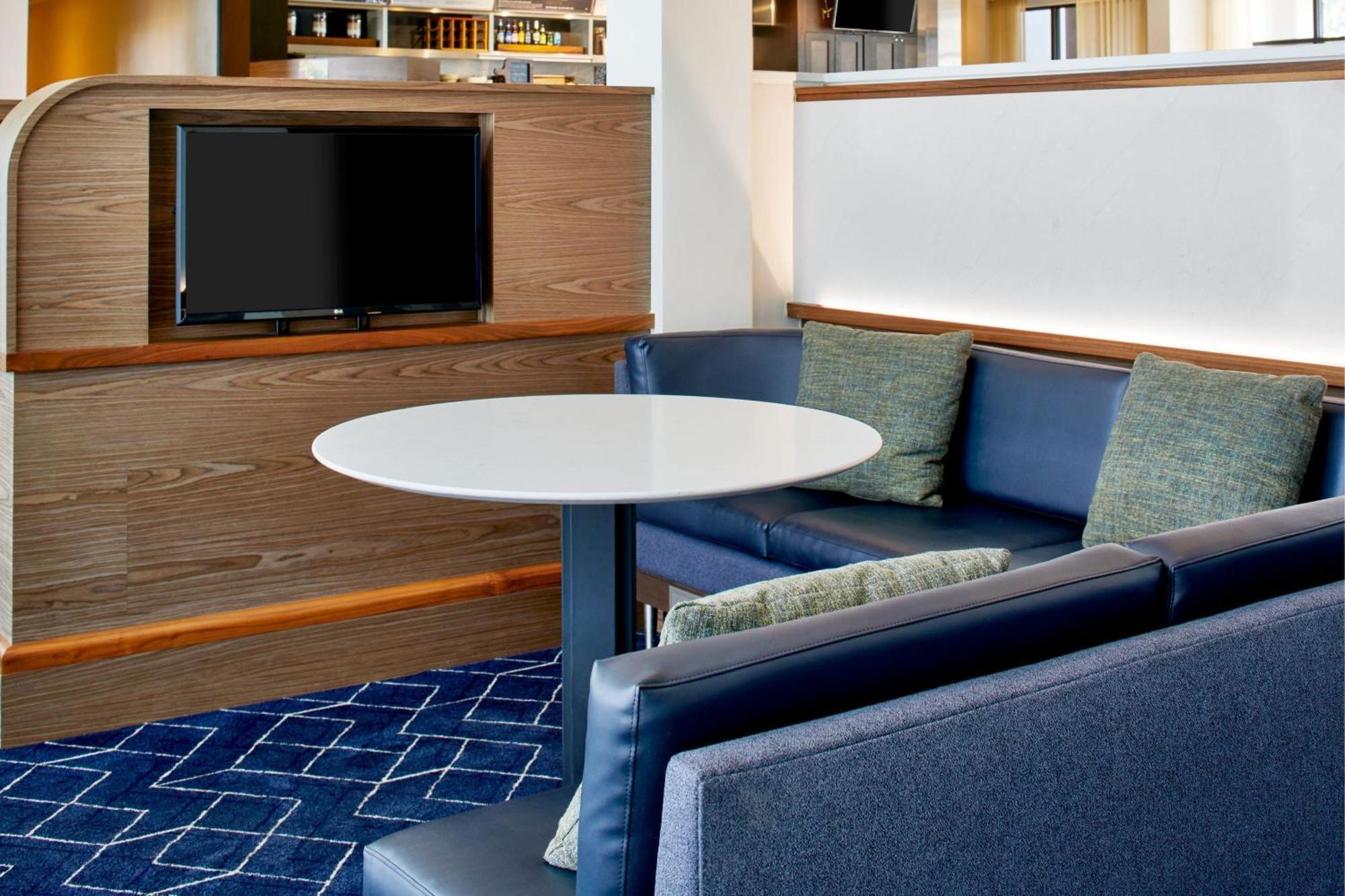 Hotel Courtyard By Marriott Memphis Airport Exterior foto
